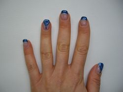 french en V inversee strass larme bleue.JPG